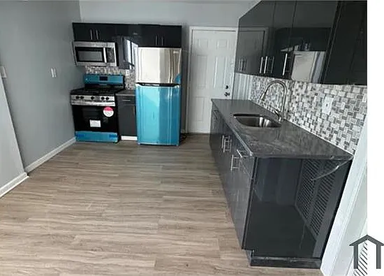 455 E Main St #3R