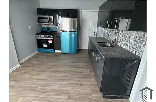455 E Main St #3R Photo 1