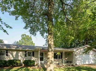 1205 Mark Ln, Taylorville, IL 62568