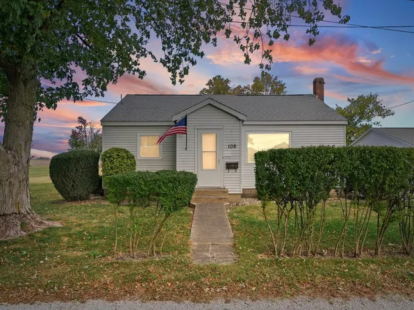 108 W Pauline St, Royal, IL 61871
