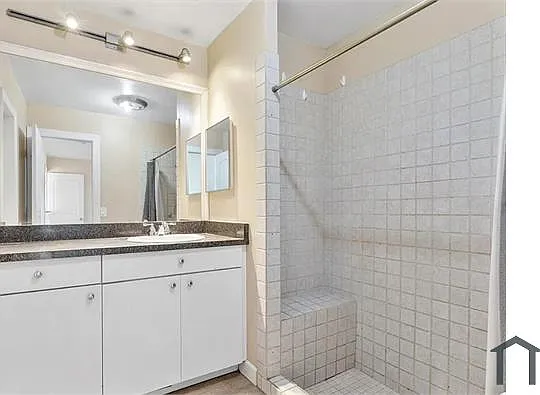 4245 NW 114th Ave — Photo 8