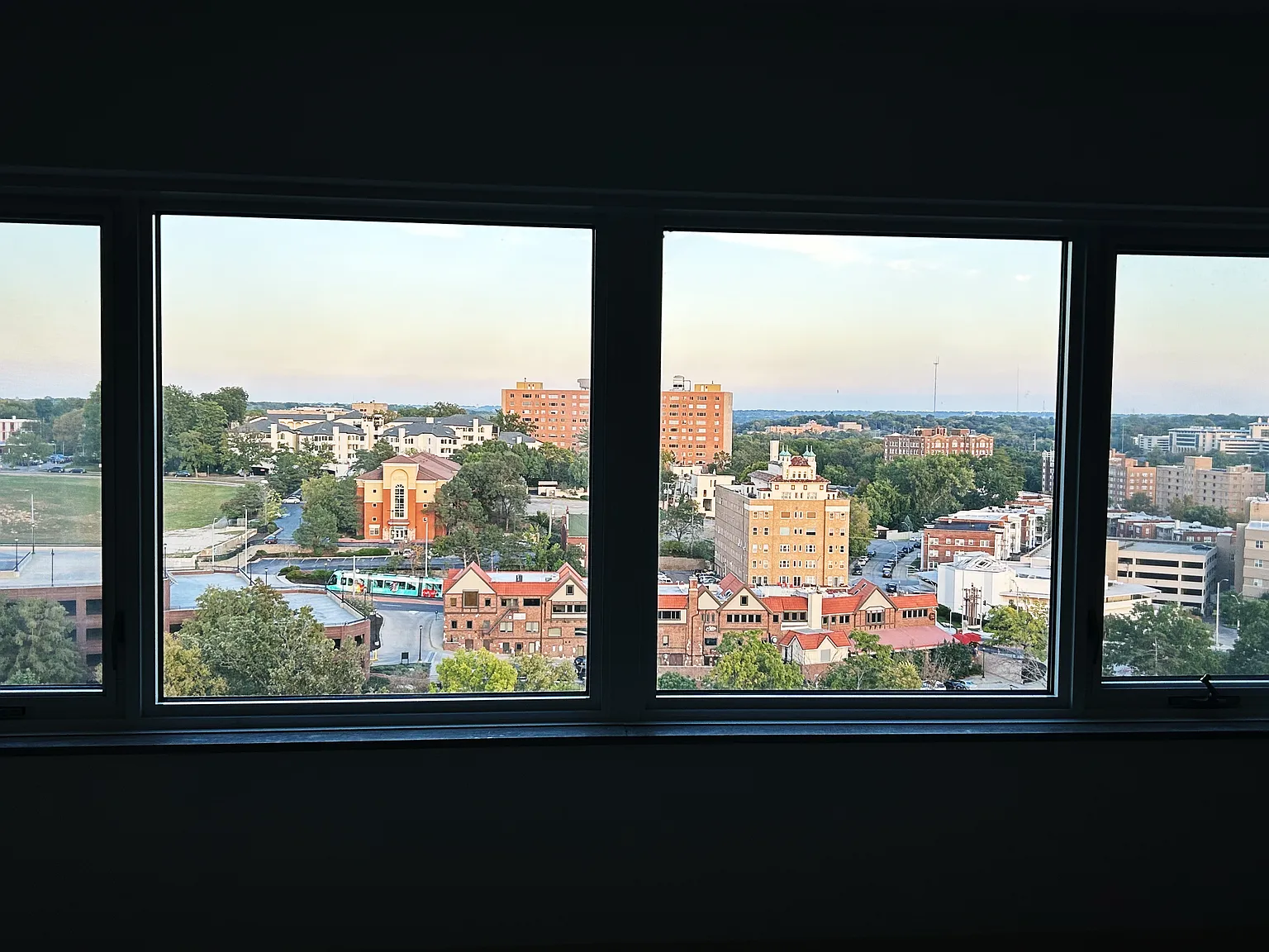2 bed, 1016 sqft, $1,700 — Photo 2