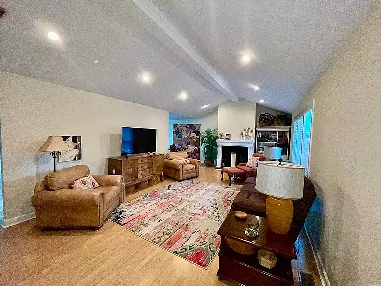 1740 W Front St — Photo 2