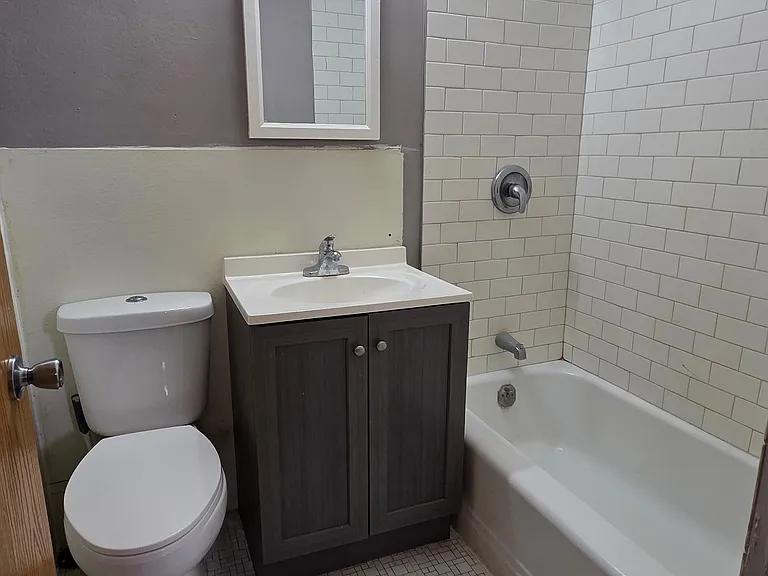 1251 4 1/2 St NW #2 — Photo 9