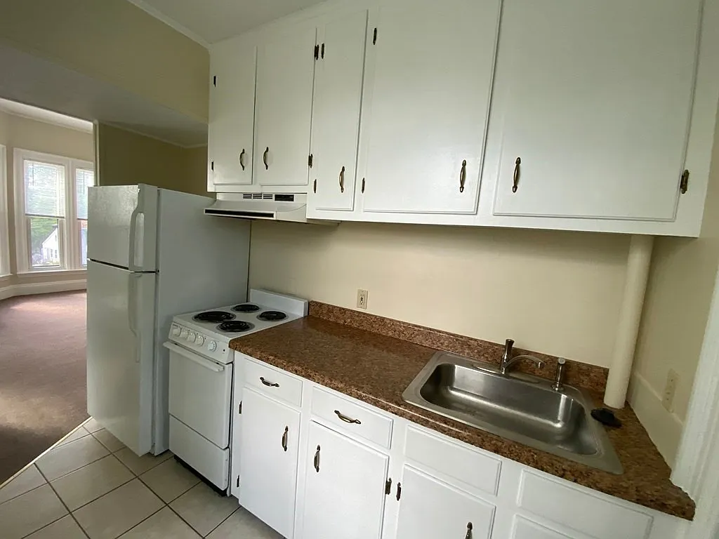 1 bed, 820 sqft, $2,000 — Photo 4