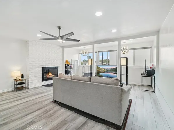 1349 Edgewood Way #49, Oxnard, CA 93030