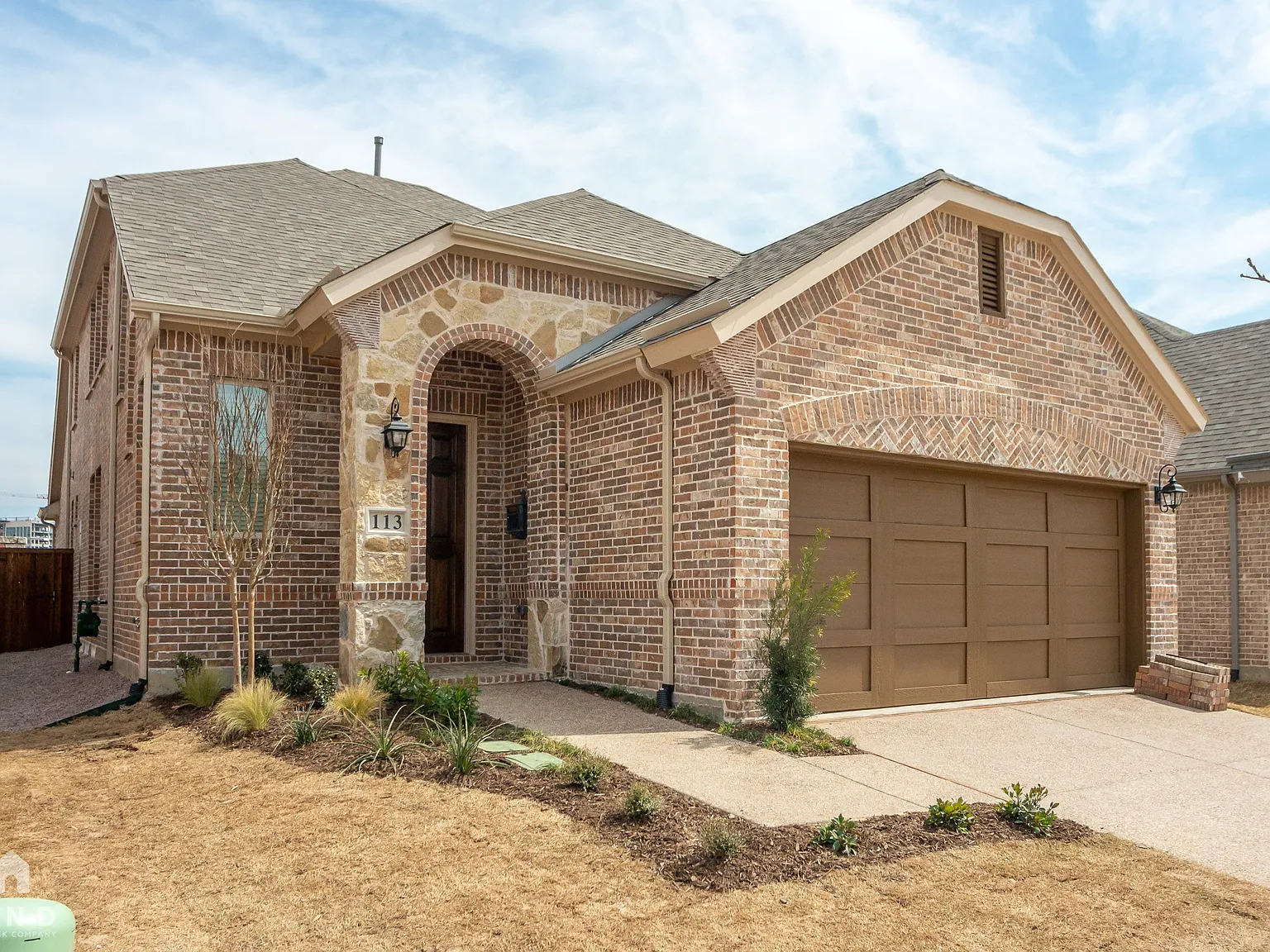 3 bed, 2.5 bath, 2354 sqft, $3,660 — Photo 3