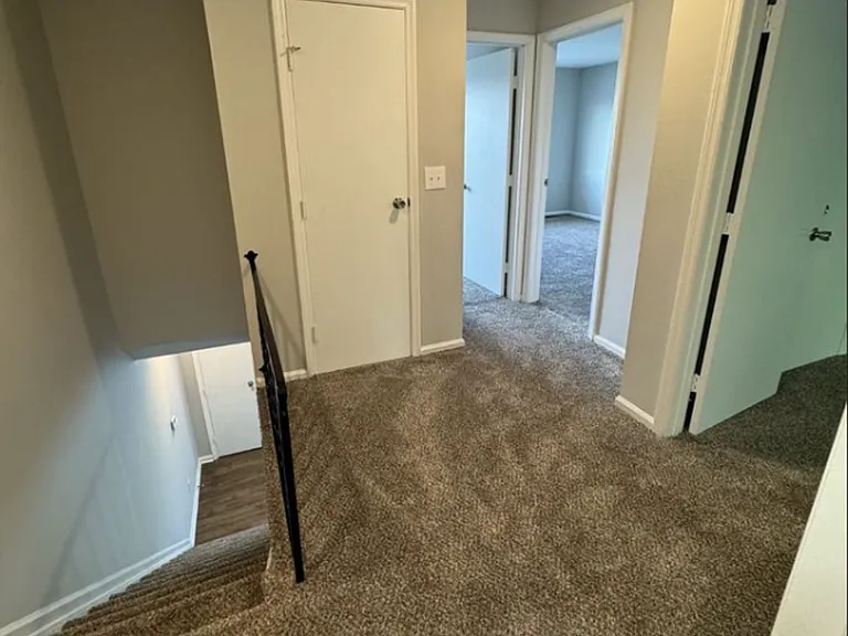 Silver Rock Avenue Apartments — Photo 23