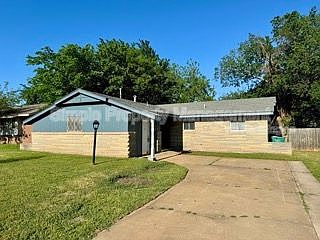 2nd image of 3412 NE 33rd Cir