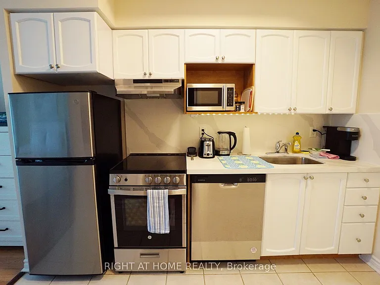219 Fort York Blvd #3307 — Photo 49
