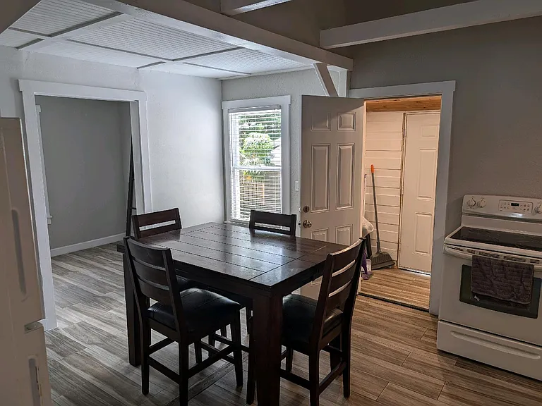3642 Jessup Ct N — Photo 12