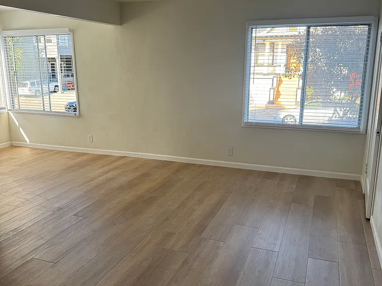 5511 Genoa St — Photo 3
