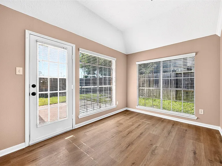 17414 Erin Way Ct — Photo 29