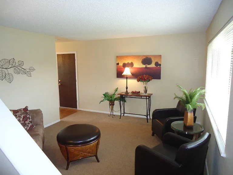 2525 Woodvalley Ct — Photo 9