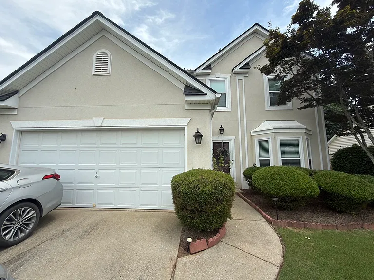 1570 Valley Club Dr — Photo 1