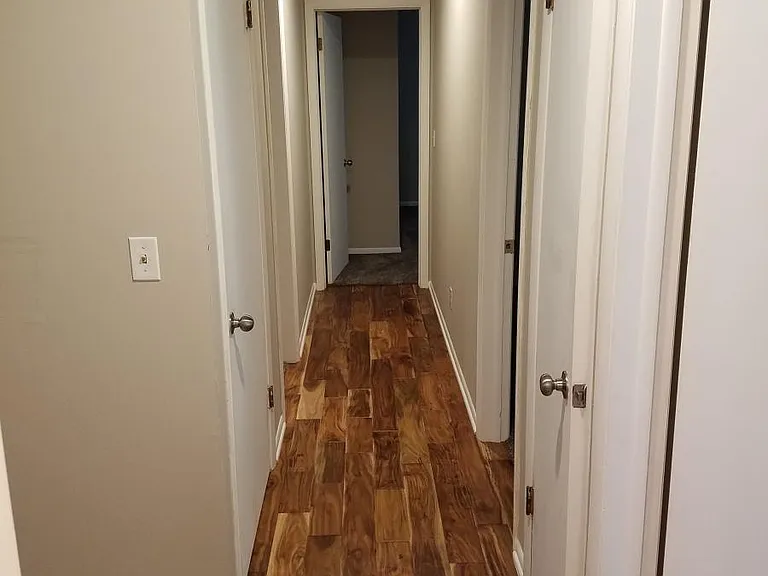 10400 Leland Dr — Photo 5