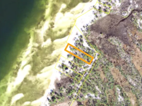 657 Bay Dr, Carrabelle, FL 32322