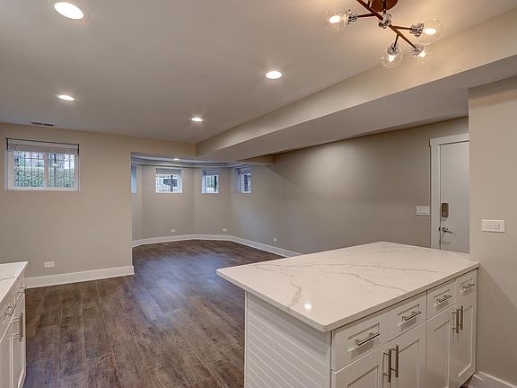 5th image of 4329 N Ashland Ave #G