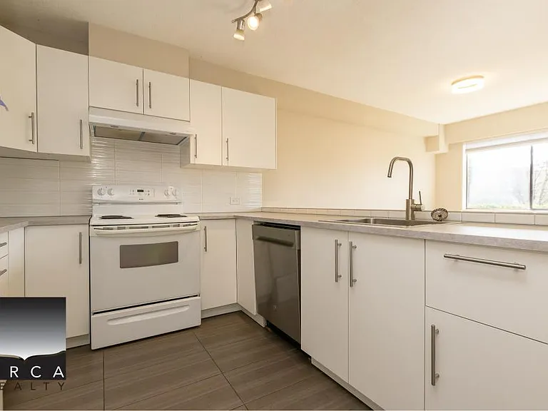 520 W Keith Rd #2 — Photo 15
