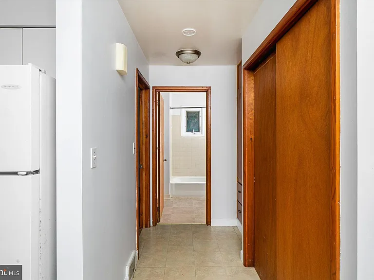 4 Pierson Pl #B — Photo 8