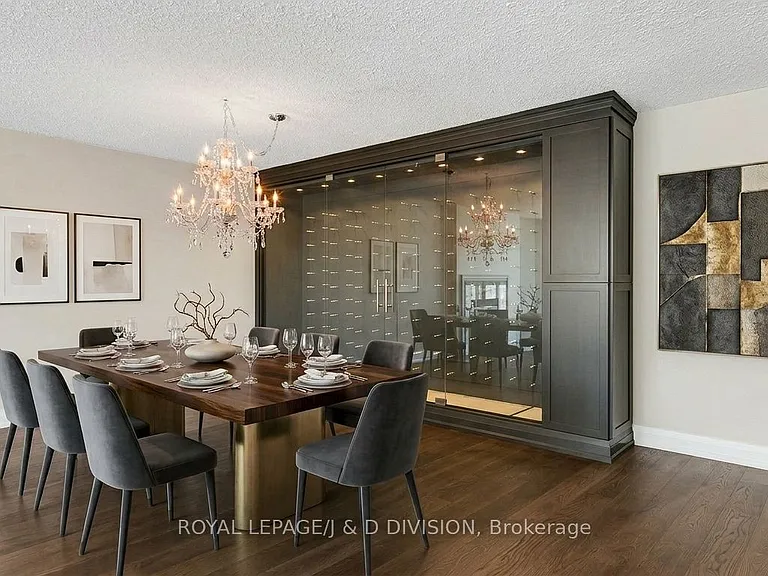 25 George St S #405 — Photo 10