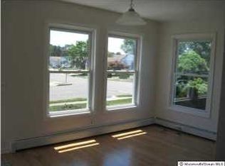 17 Muirhead St, Toms River, NJ 08757