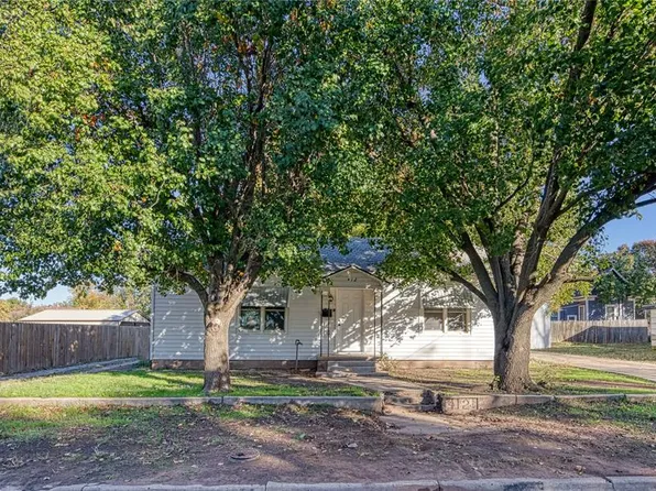 412 N Kentucky Ave, Mangum, OK 73554