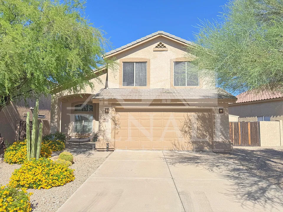 4512 E Cox Ct