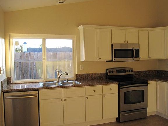 3rd image of 444 Blueberry Cir