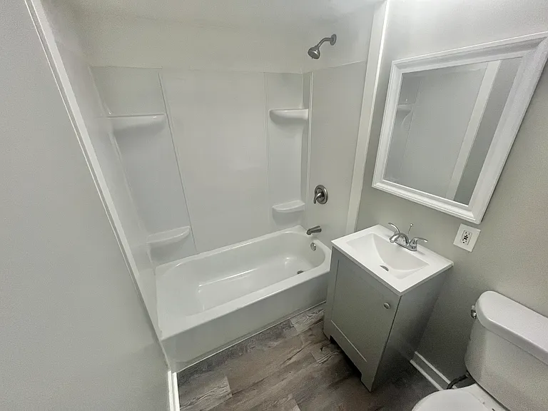 204 S Highland Ave #B — Photo 4