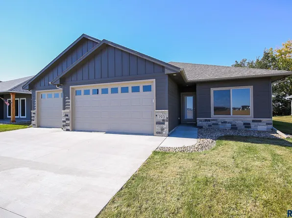 193 Thelma Ave, Harrisburg, SD 57032