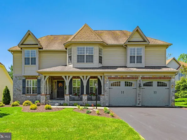 157 Louisa Beall Ln, Charles Town, WV 25414