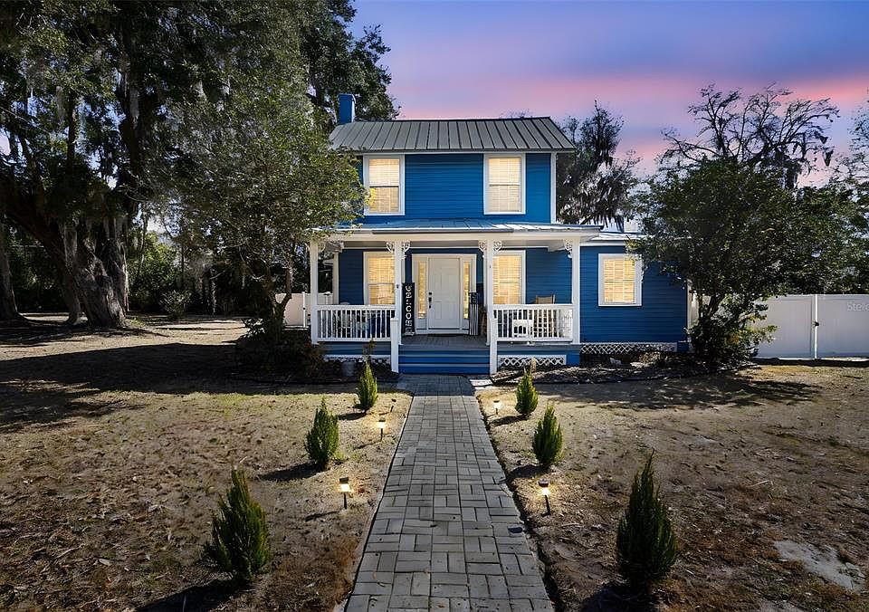 1st image of 310 S HOLLY AVENUE