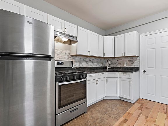 2nd image of 224 Macarthur Ave