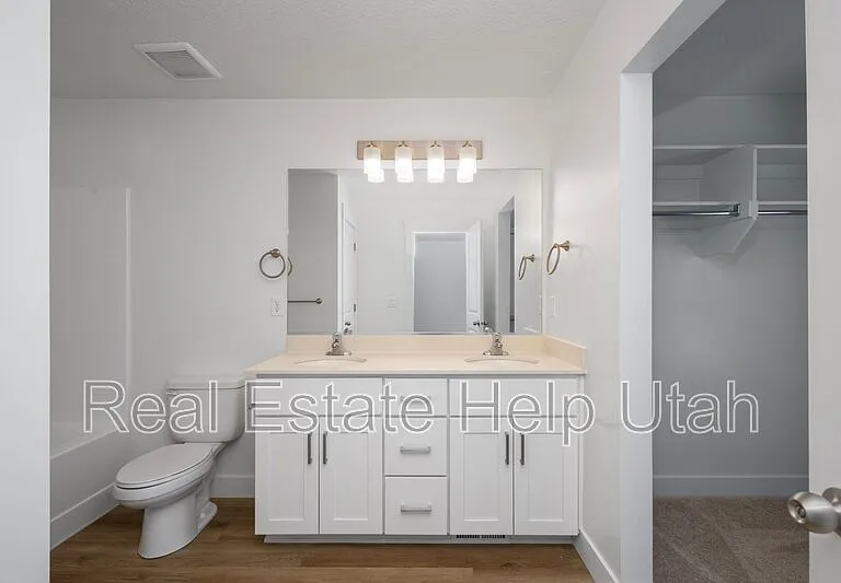 281 W 1150 N — Photo 35