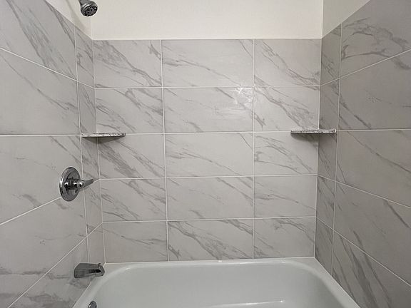 5th image of 851-855 E Washington Ave #17790622