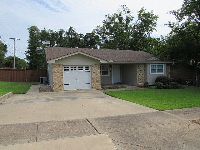 1st image of 801 Hillside Ct