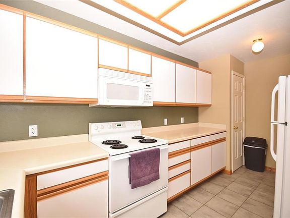 5th image of 3010 W Villard St APT F