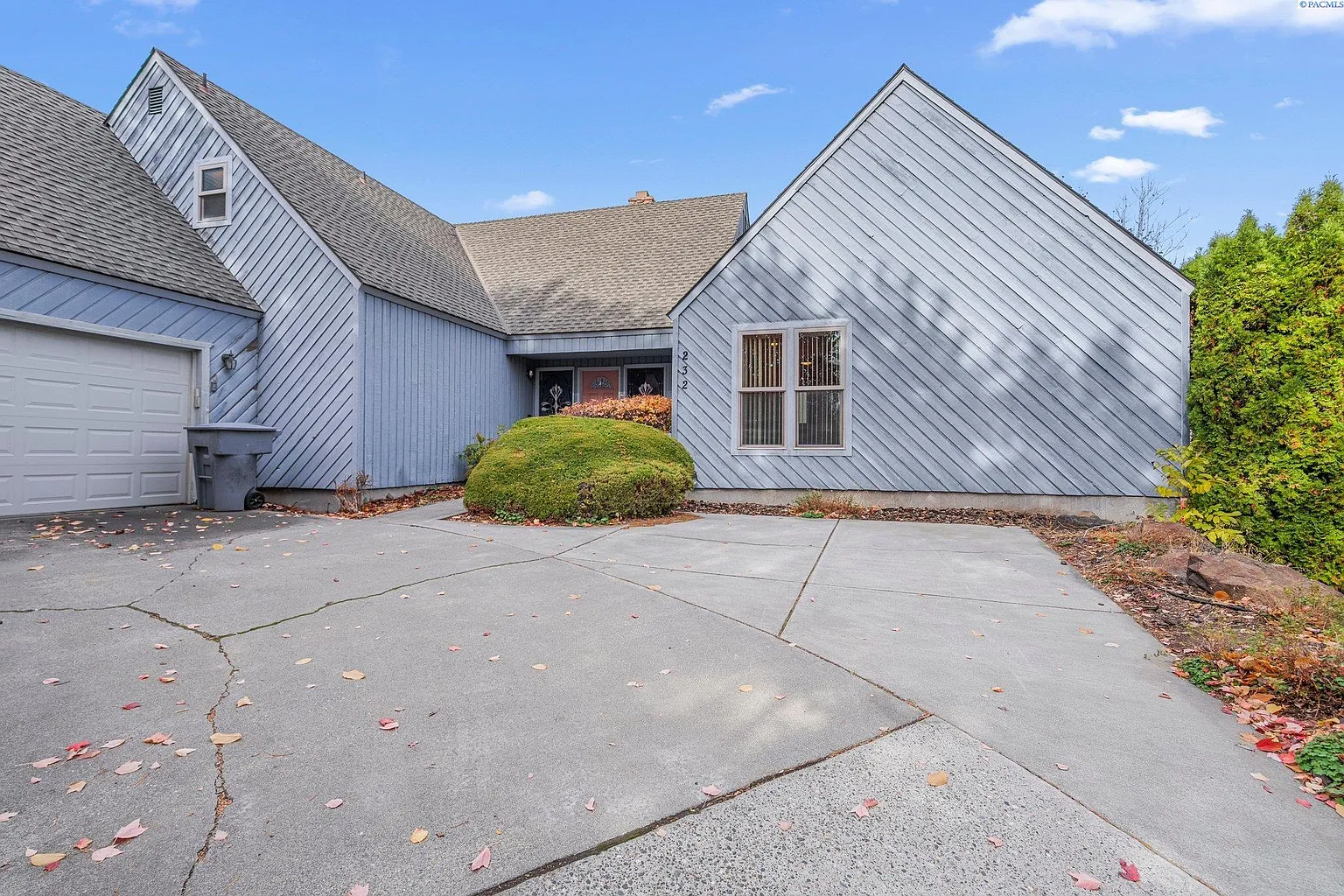 232 Pinetree Ln photo 1