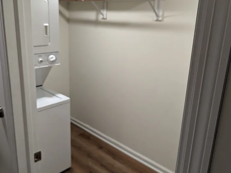 211 Oak St S #3 — Photo 5