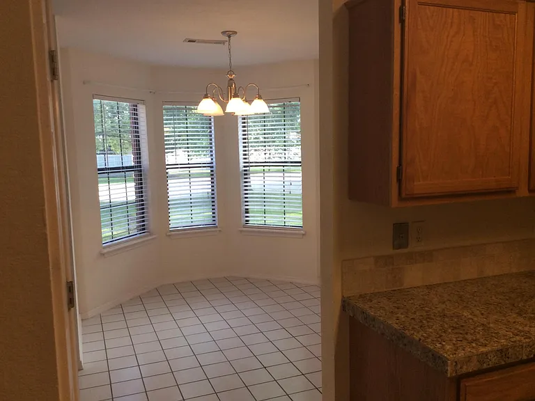 2050 E Farr Ln — Photo 9