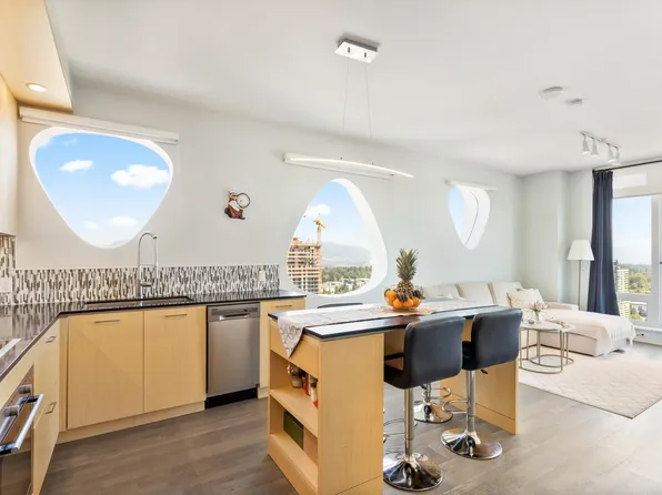 13495 Central Ave #3701, Surrey, BC V3T 0K2