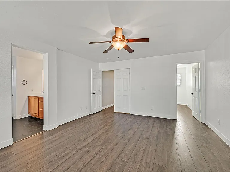 7912 Ivy Run St — Photo 15