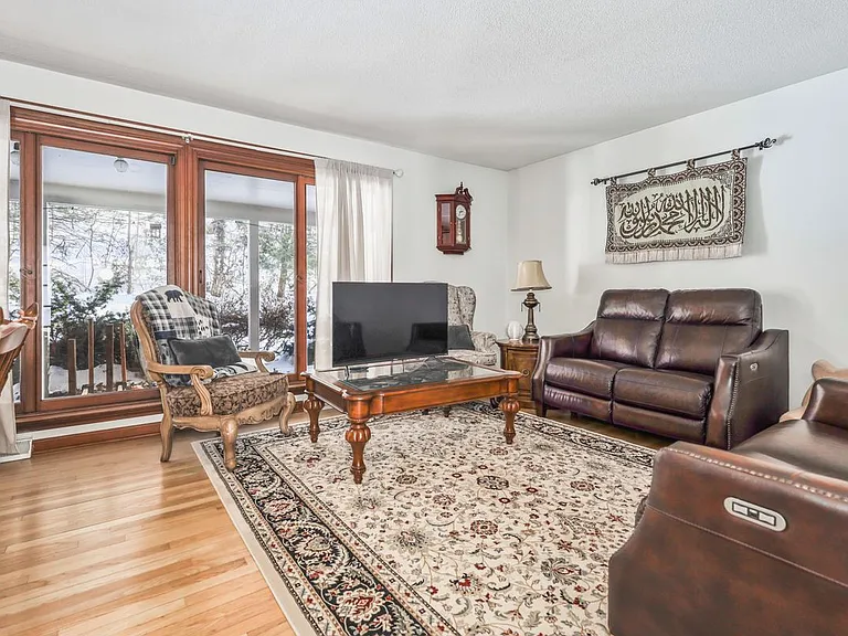 41 Trout Brook Dr — Photo 10