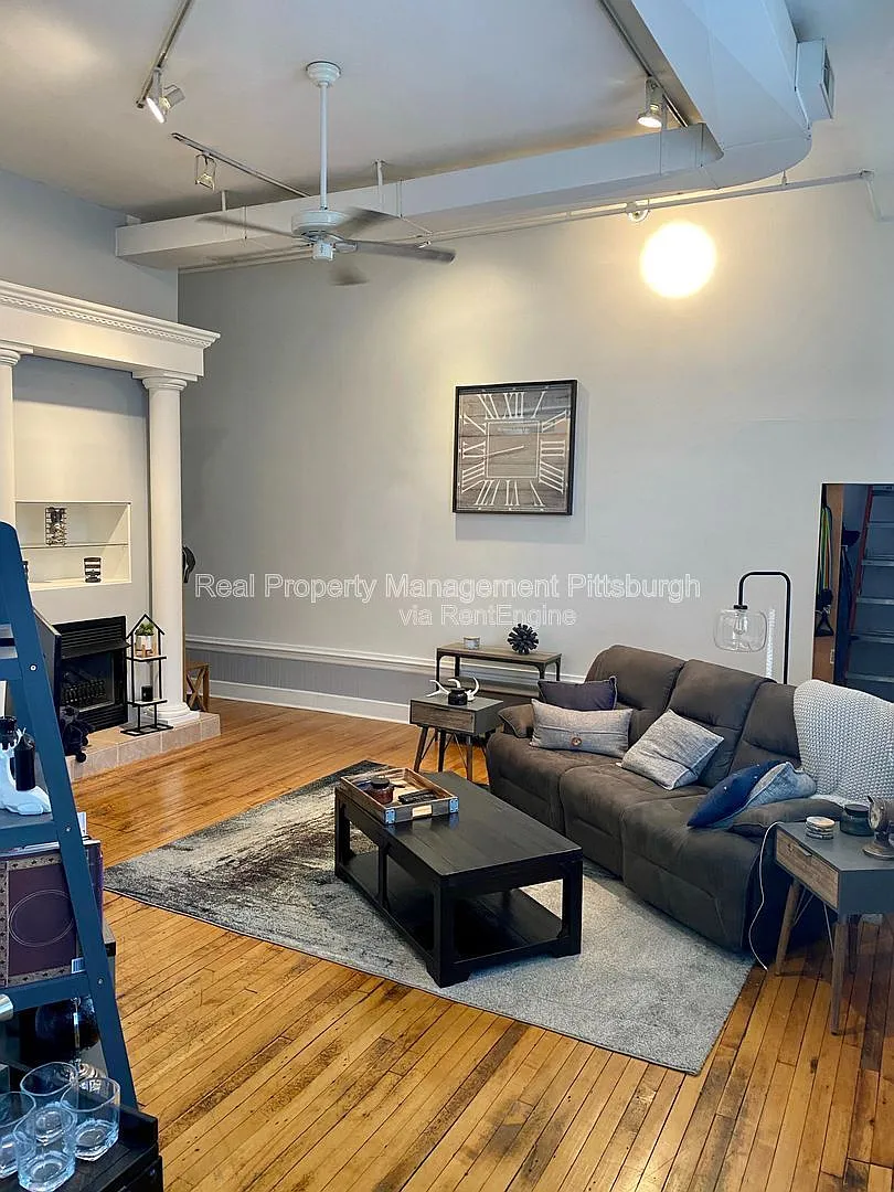 1 bed, 1.0 bath, 1200 sqft, $1,595 — Photo 2