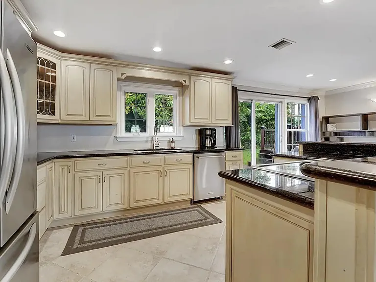 5574 Lake Osborne Dr — Photo 11