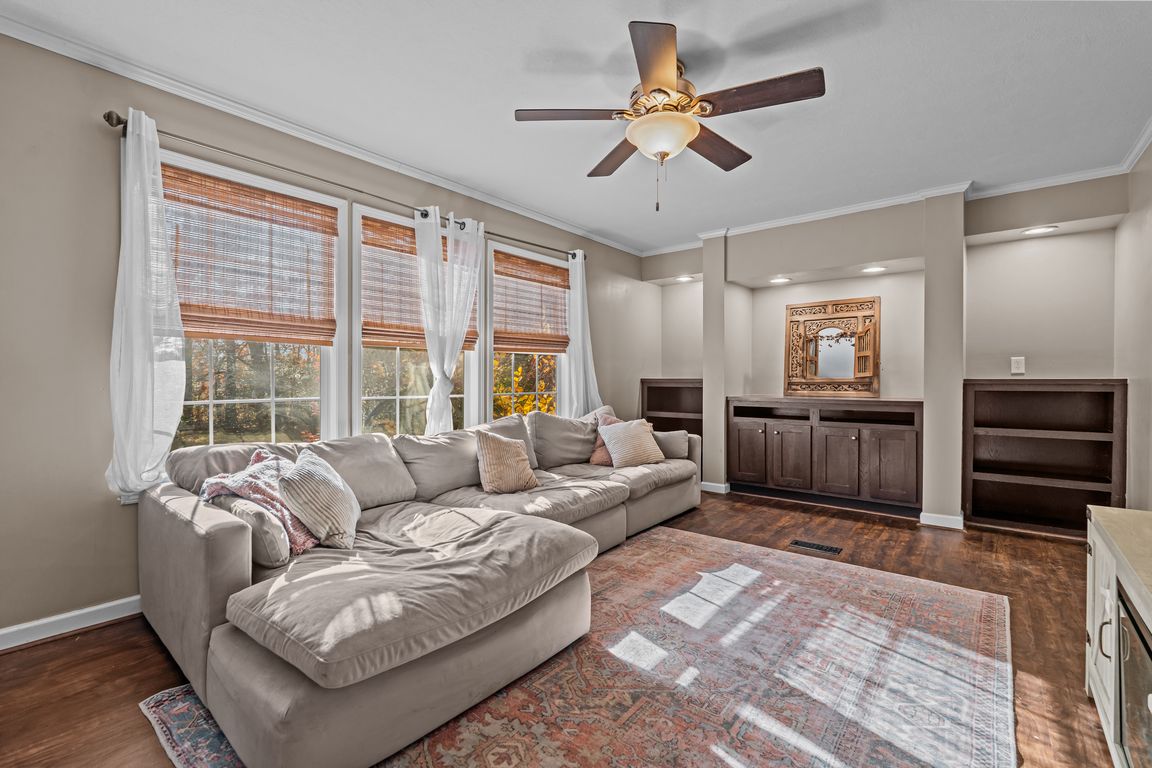 next background image