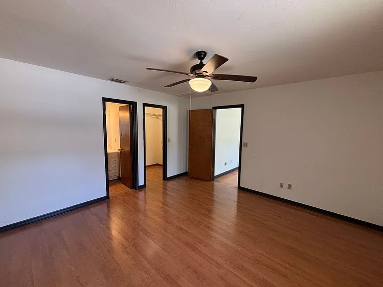 5532 NW 57th Pl — Photo 16