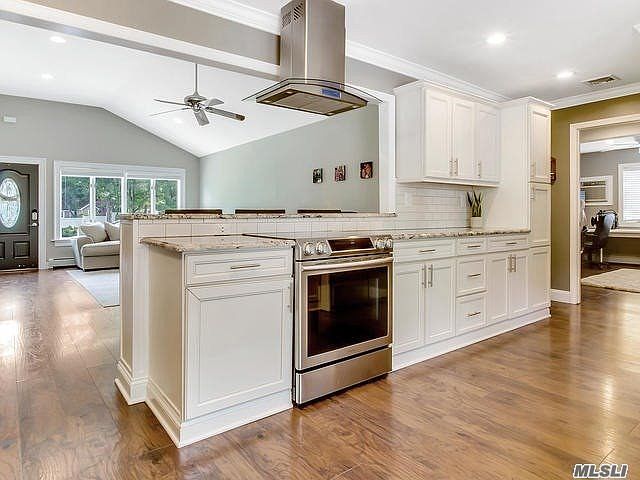 1st image of 22 Fairwood Ln