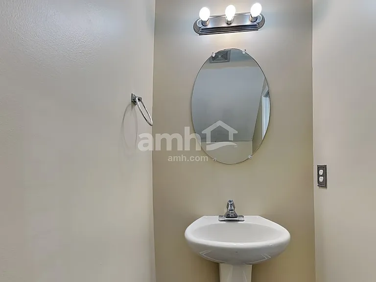 83 Ristona Dr — Photo 9